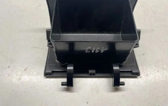 Volkswagen Caddy Ashtray (front) 