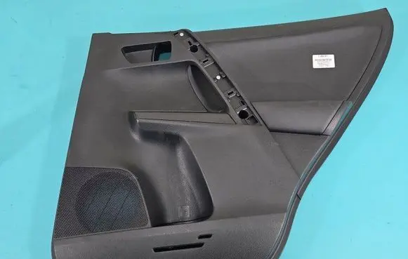 Toyota RAV 4 (XA40) Coupe rear side trim panel 67613-X1B12 IMPRK1484311