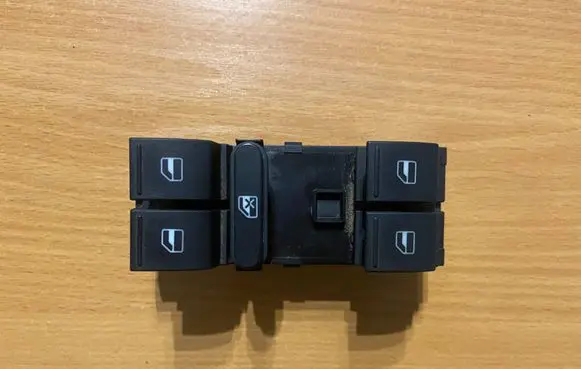 Volkswagen PASSAT B6 Electric window control switch 1K4959857A
