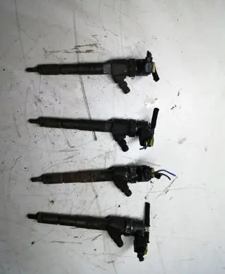Opel Insignia A Fuel injectors set 0445110327