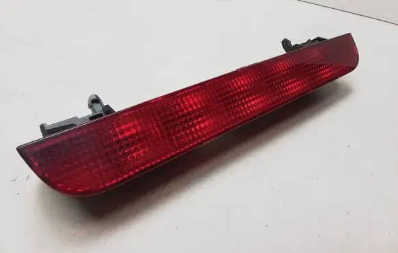 Nissan X-Trail T30 Third/center stoplight P1842