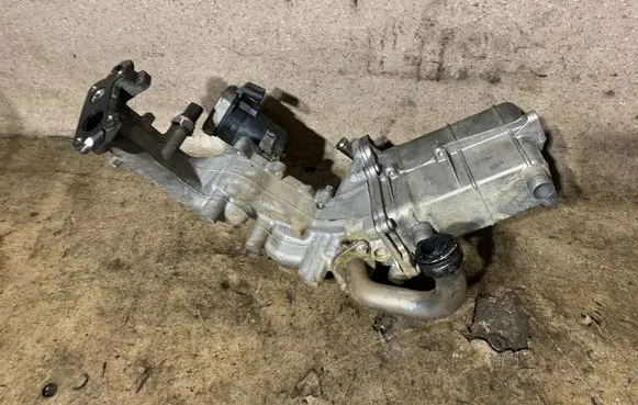 Mercedes-Benz C W204 EGR valve cooler A6461400675