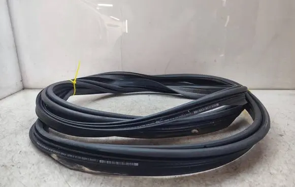 Peugeot 508 Trunk rubber seal (body) 9813391980