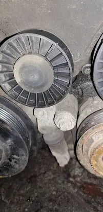 Opel Vectra C Generator/alternator belt tensioner 