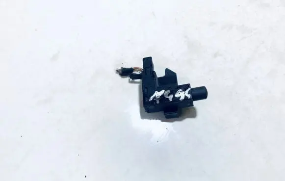 Volkswagen New Beetle Sensor 1j0947561