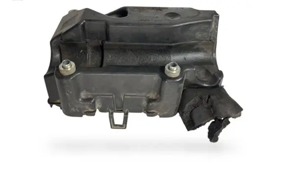 Volkswagen Golf V Intake resonator 03C103502F 03C145650A