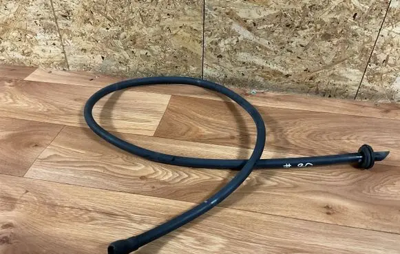 Volkswagen Touareg II Water drain line hose 7P6877233