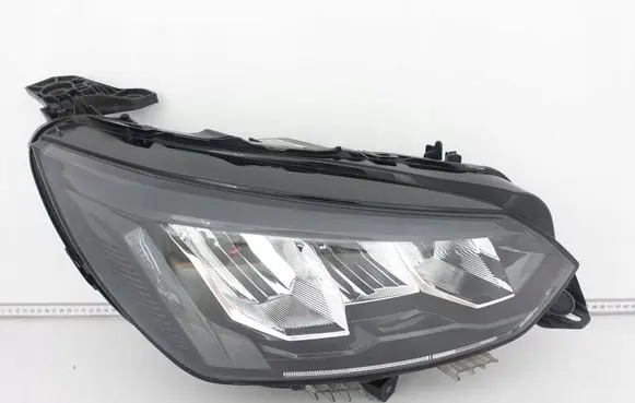 Peugeot 2008 II Headlight/headlamp 9833036180