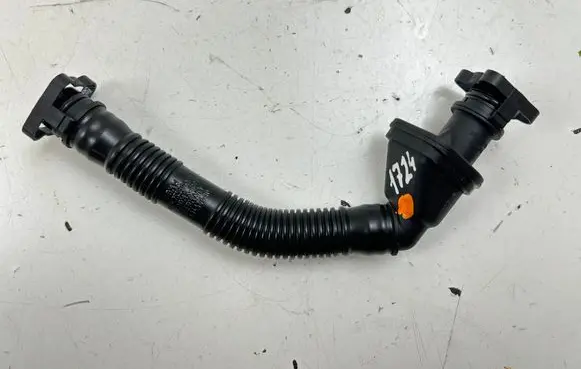 BMW 3 E92 E93 Breather hose/pipe 7553949
