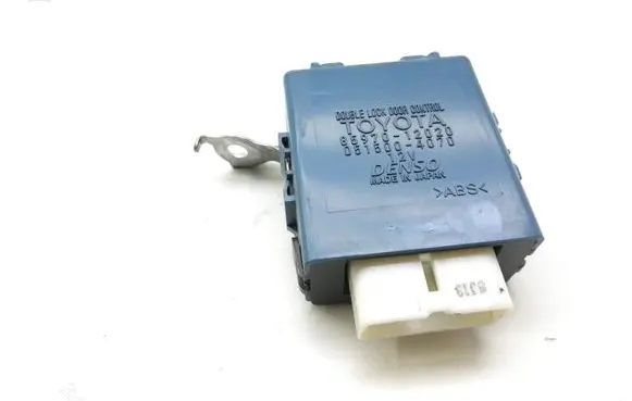 Toyota Auris 150 Door central lock control unit/module 8597012020