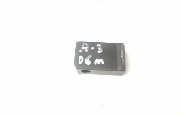 Audi A3 S3 A3 Sportback 8P Fuel Injector clamp holder