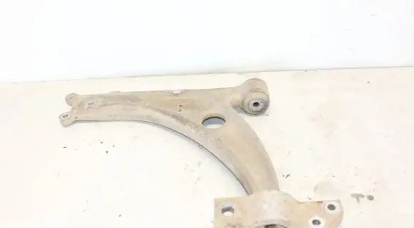 Volkswagen PASSAT B6 Front lower control arm/wishbone