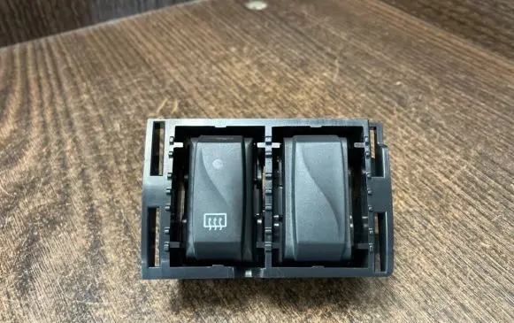 Opel Vivaro Other switches/knobs/shifts 1259354X