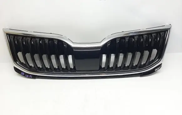 Front bumper upper radiator grill