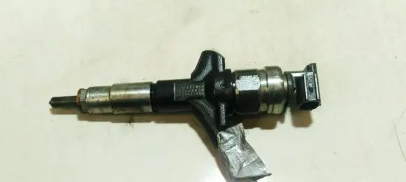 Subaru Legacy Fuel injector 16613aa030 05m11278