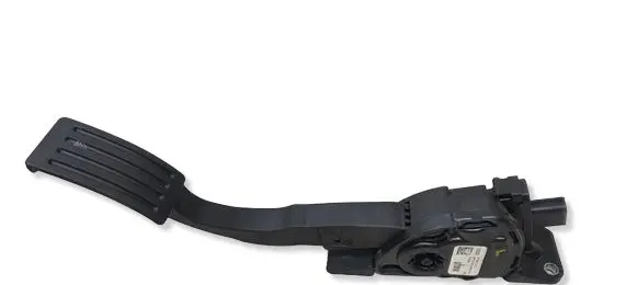 Volvo V40 Accelerator throttle pedal 31341777