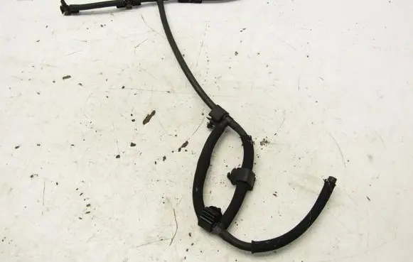 Jeep Cherokee Fuel line pipe 105725
