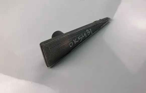 Renault Megane II Front fender indicator light 8200027151E