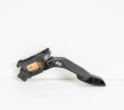 Volkswagen Golf VII Accelerator throttle pedal 5Q2721503D