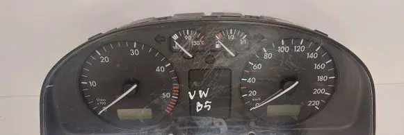 Volkswagen PASSAT B5 Speedometer (instrument cluster) 88311245 88311