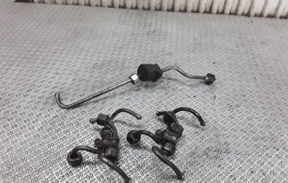 BMW 3 E90 E91 Fuel injector supply line/pipe 