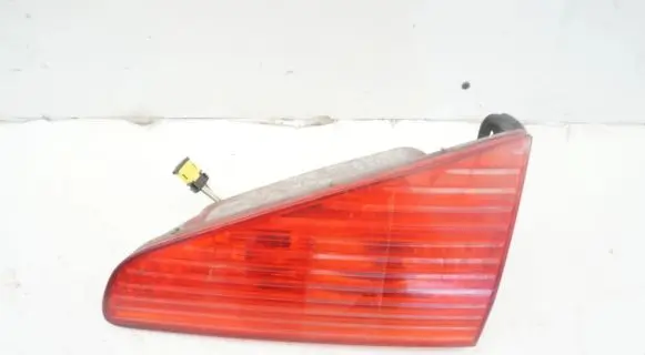 Peugeot 607 Tailgate rear/tail lights