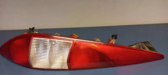 Ford Mondeo Mk III Rear/tail lights 0374D
