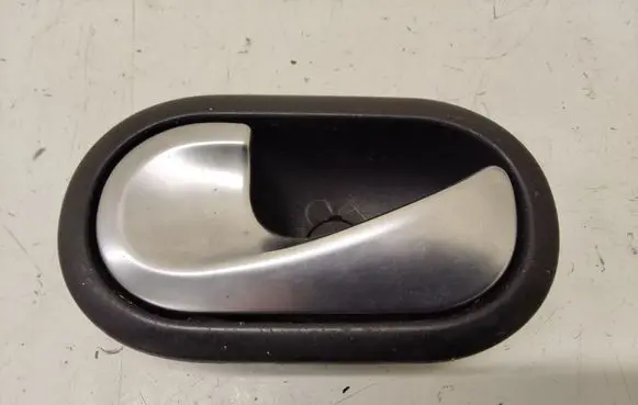 Renault Megane II Front door interior handle 8200028487