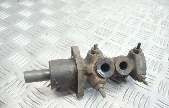 Volkswagen Golf II Master brake cylinder 311792