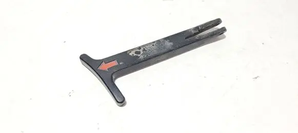 Volkswagen Golf IV Engine bonnet (hood) release handle 1J0823593C