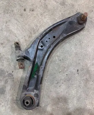 Nissan X-Trail T32 Front lower control arm/wishbone 