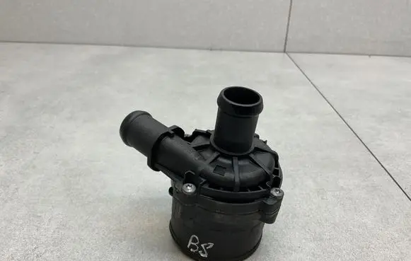 Volkswagen PASSAT B8 Electric auxiliary coolant/water pump 2Q0965567A