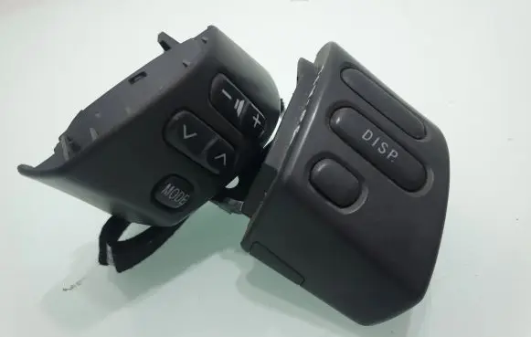 Steering wheel buttons/switches