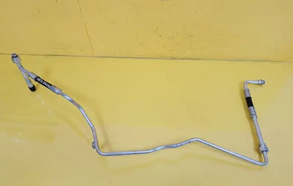 Ford Focus Air conditioning (A/C) pipe/hose 