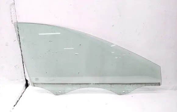 Seat Leon (5F) Front door window glass four-door