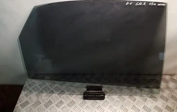 Audi A4 S4 B7 8E 8H Rear door window glass 