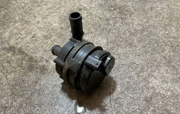 Volvo XC40 Electric auxiliary coolant/water pump 32238226 P32298226 AEJ89