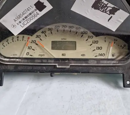 Mercedes-Benz A W168 Speedometer (instrument cluster) 09051682021