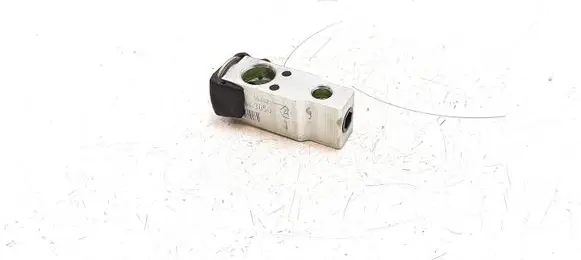 Toyota Avensis T250 Air conditioning (A/C) expansion valve 