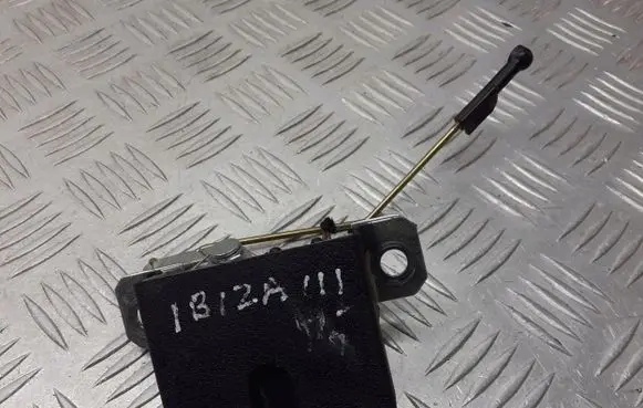 Seat Ibiza III (6L) Tailgate/trunk/boot lock/catch/latch 6L6827505A