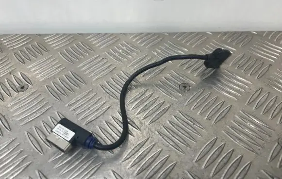 Audi Q5 SQ5 iPod connector socket 4F0051510K