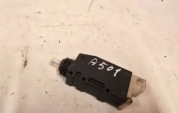 Opel Omega B2 Central locking motor 90493702 605328 1101215