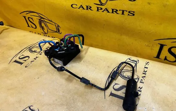 Porsche Panamera (970) Air suspension control unit module (rear) 97035815323 97035827326