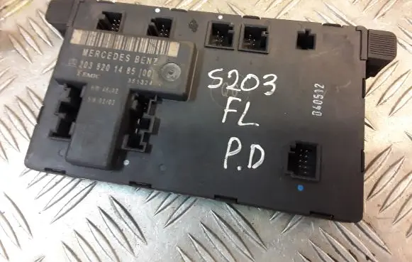Mercedes-Benz C W203 Door control unit/module 2038201485 A2038201485