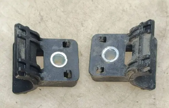 Opel Astra J Radiator mount bracket 13250318
