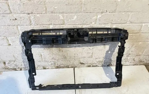 Volkswagen PASSAT B8 Radiator support slam panel 3G0805588N