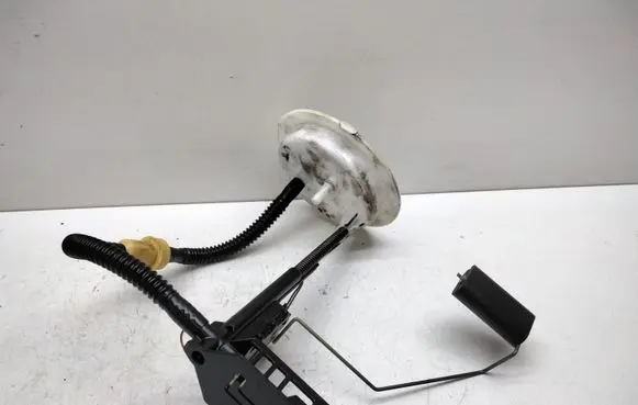 BMW 5 E60 E61 Fuel level sensor 7184479