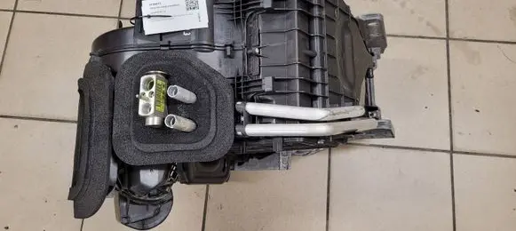Volvo XC60 Interior heater climate box assembly 6G9N19K610AA 6G9N18D413AA P31332112