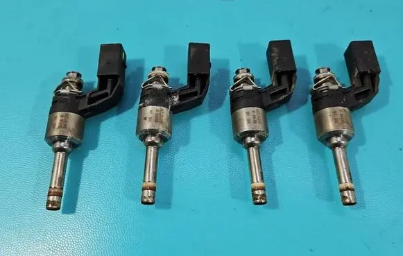 Volkswagen Golf Plus Fuel injector 03C906036M IMPRK1596192