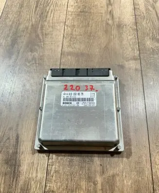 Mercedes-Benz S W220 Engine control unit/module A6131530379 28RTF000 0281010828
